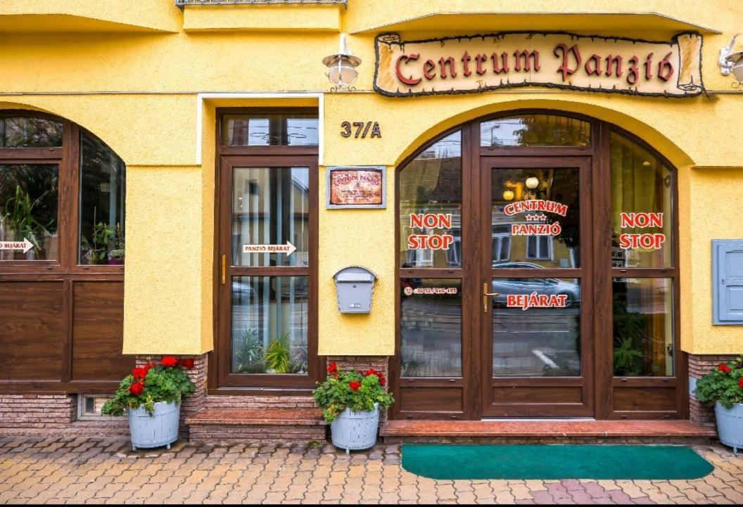 Centrum Panzio ديبريتْسين المظهر الخارجي الصورة