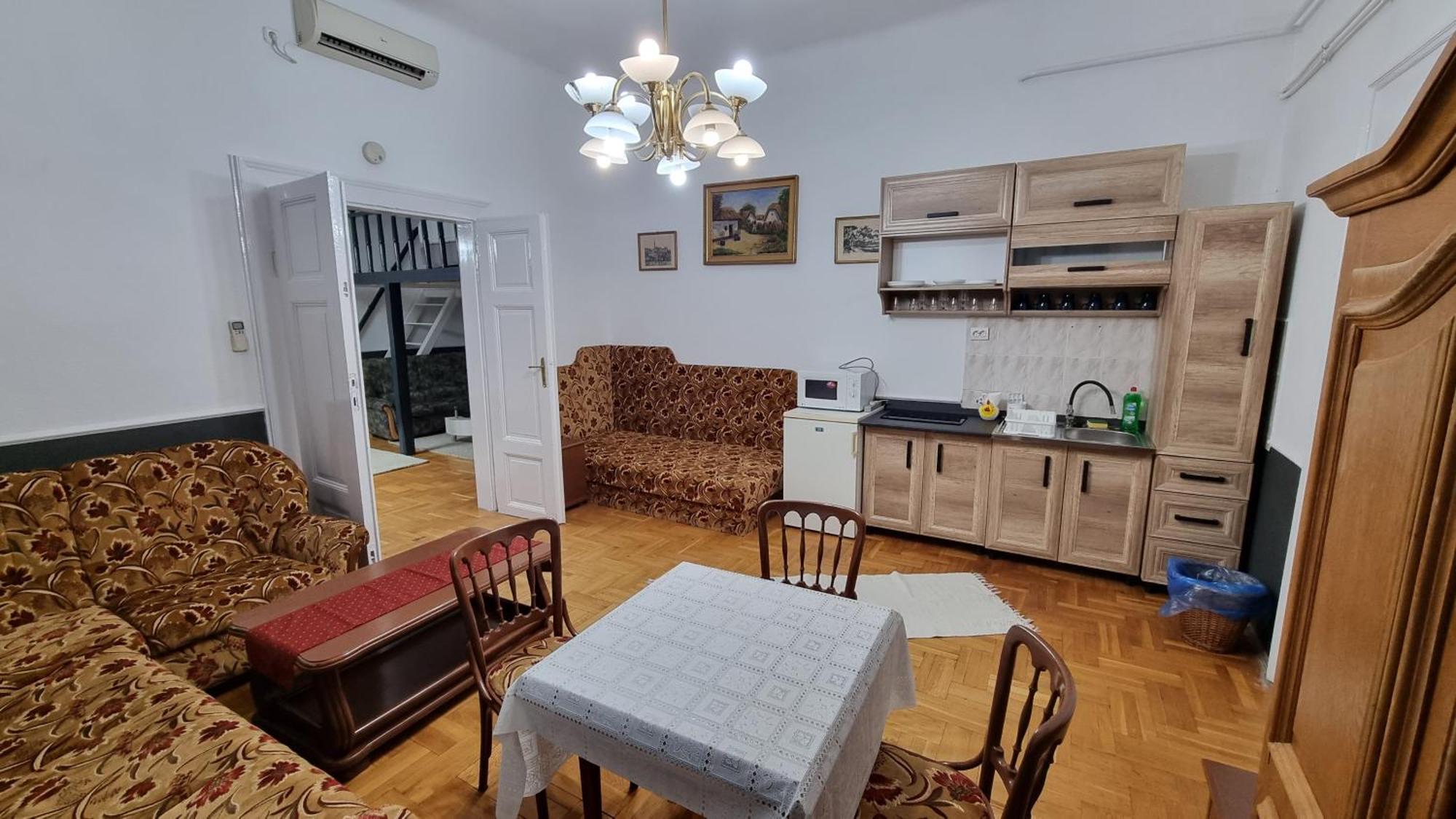 Centrum Panzio ديبريتْسين المظهر الخارجي الصورة